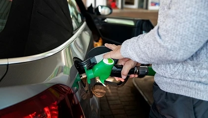 Foto de La CEEES advierte de la subida del precio de los carburantes a partir del s�bado por el incremento del IEH