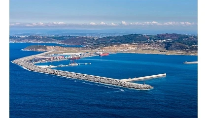 Foto de Cuenta atr�s en el Puerto Exterior de A Coru�a para conformar un gran hub industrial de e�lica marina