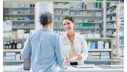 Foto de La farmacia comunitaria, con una red de 22.273 establecimientos, se refuerza como punto de atenci�n sanitaria m�s cercano al paciente