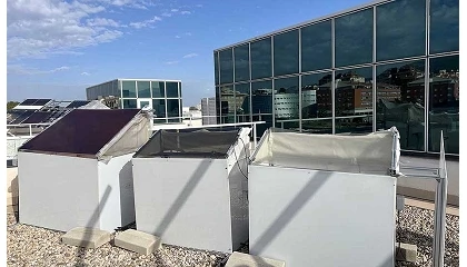Foto de Demuestran que paneles solares semitransparentes mejoran el microclima de los invernaderos