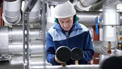 Foto de La fragmentaci�n empresarial y la lenta adopci�n tecnol�gica frenan a la industria espa�ola