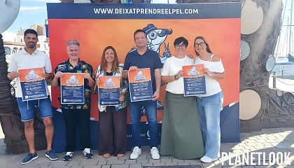 Foto de El Port de Cambrils se transforma en una gran peluquer�a solidaria