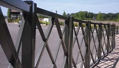 Foto de Representaciones Mart�n Mena analiza las barreras limitadoras para controlar accesos municipales