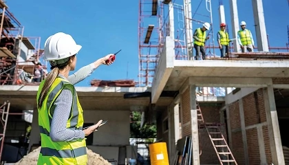 Foto de A pie de obra y en minoría: los riesgos que afrontan las mujeres en la construcción