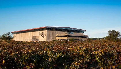 Foto de F�lix Sol�s Avantis revalida por tercer a�o el premio a mejor productor espa�ol en AWC Vienna