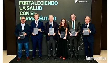 Foto de El Consejo General presenta el libro �El valor social de la Farmacia�