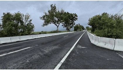 Foto de Obras p�blicas: EN10 com nova passagem hidr�ulica sobre a Vala do Toiro
