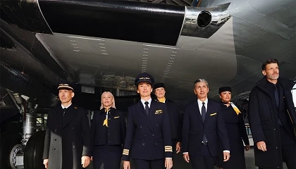 Foto de BOSS diseña los nuevos uniformes para la tripulación de Lufthansa