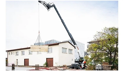 Foto de Quando uma m�quina substitui v�rias: manipulador telesc�pico rotativo Bobcat TR60.260