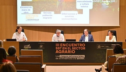 Foto de Sevilla acoge una jornada para promover la salud mental y la prevención de riesgos de las personas trabajadoras del campo