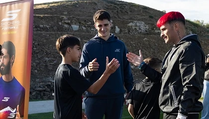 Foto de Skechers Football Lab reúne a 52 jóvenes con Beñat San José, Pau Víctor y Dani Cárdenas