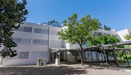 Foto de Una nueva envolvente para el CEIP Alfonso X el Sabio: rehabilitaci�n energ�tica y control solar en jerez