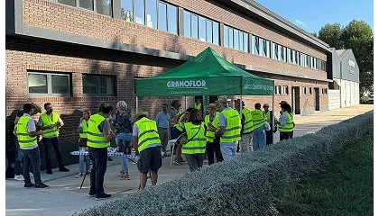 Foto de Gramoflor Ib�rica muestra su proceso de producci�n de sustratos a los especialistas en horticultura