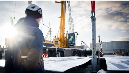 Foto de 'Game of Cranes' est� de regresso: Liebherr procura o melhor operador de grua m�vel do mundo