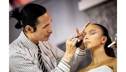 Foto de Entrevista a Patrick Ta, maquillador profesional y fundador de Patrick Ta Beauty