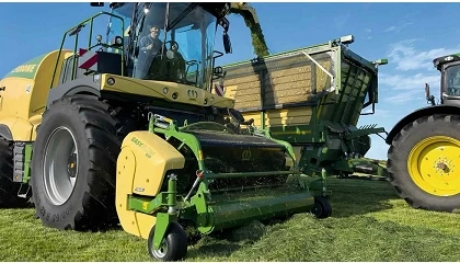 Foto de EasyFlow Plus y XCollect 750-2, nuevos cabezales para la picadora Krone BiG X