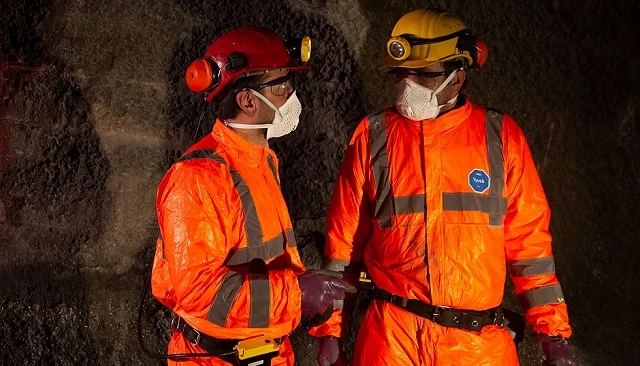 Foto de ¿Las complejidades de la ropa de alta visibilidad están dejando a los trabajadores en la oscuridad?