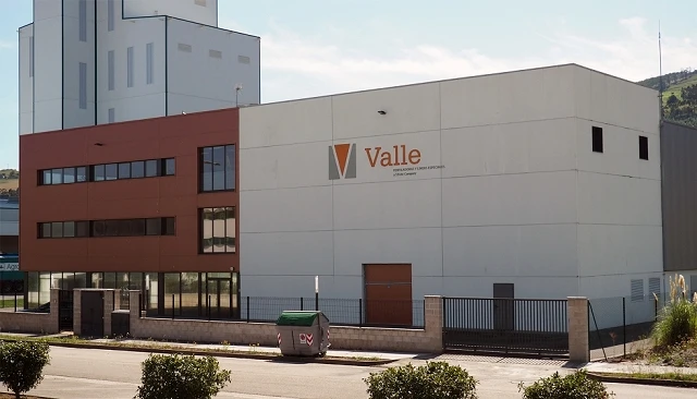 Foto de STAM Espa�a, soluciones en l�neas de perfilado y de corte para la industria de la ventana