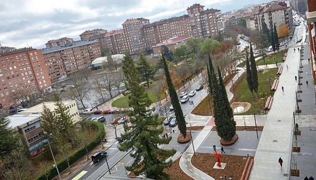 Foto de Vitoria-Gasteiz estrena el nuevo boulevard verde de Los Herrán