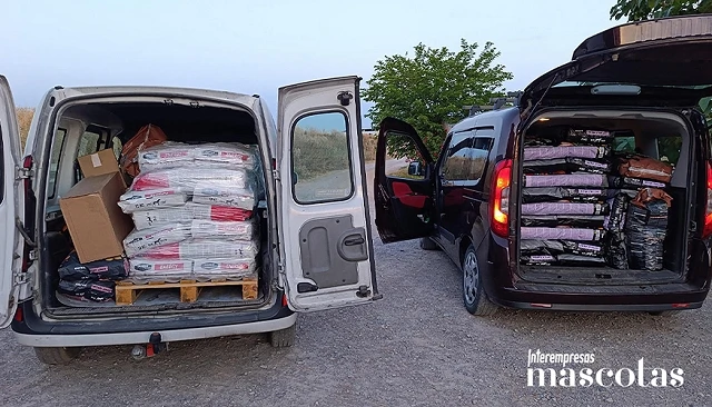 Foto de Ownat refuerza su compromiso con el bienestar animal con la donación de más de 78 toneladas de alimento a protectoras