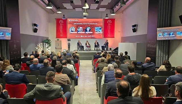 Foto de Puerto de Sevilla y Extremadura refuerzan la colaboración logística en una jornada empresarial en Badajoz