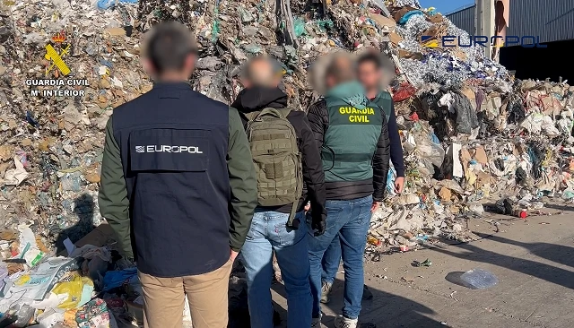 Foto de La Guardia Civil lidera una operación internacional contra el tráfico ilícito de residuos