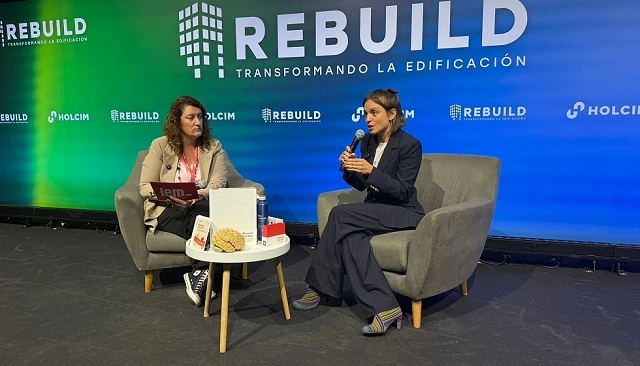 Foto de La arquitecta Ana Mombiedro defiende la incorporación de la evidencia científica al diseño educativo