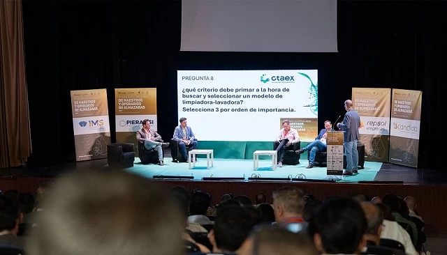 Foto de La mesa sobre limpieza de aceituna pone el foco en la gestión del agua y la eliminación de residuos