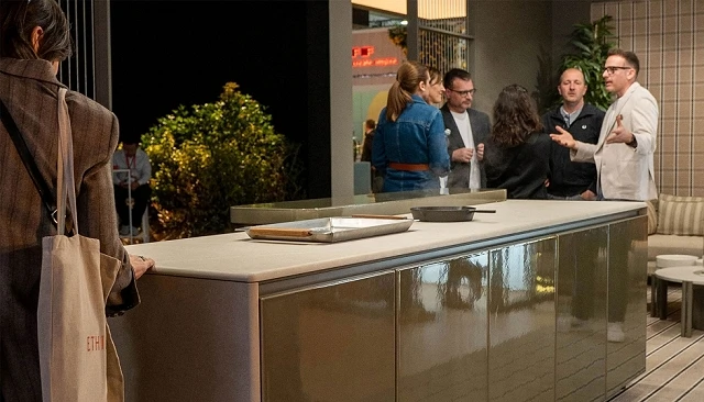 Foto de Novara presenta en el Salone del Mobile una nueva colección de cocina exterior diseñada junto a CirculoCuadrado