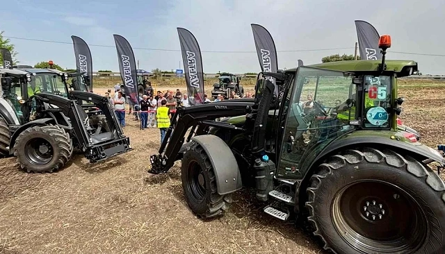 Photo de Valtra acerca su gama de 4 cilindros durante el SmartTour 2026