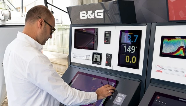 Foto de B&G presenta el Zeus SRX en el Palma International Boat Show