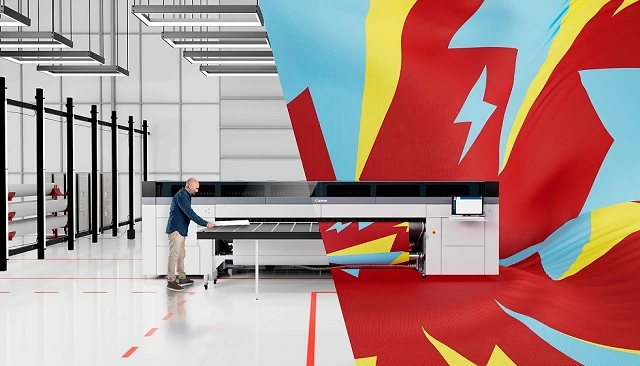 Foto de Canon demuestra el Power to Move de la impresi�n en la Fespa Global Print Expo 2026