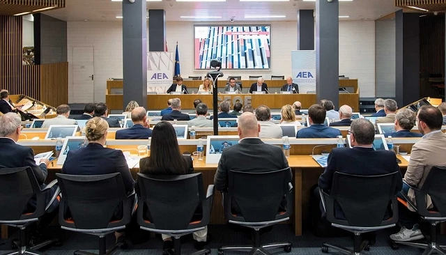 Foto de La AEA debate con representantes pol�ticos los desaf�os de la industria en su Asamblea General