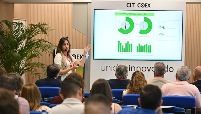 Foto de Ponencia inaugural: 'Thrips parvispinus en horticultura protegida: del seguimiento en campo a las nuevas estrategias de control biol�gico con Franklinothrips megalops'