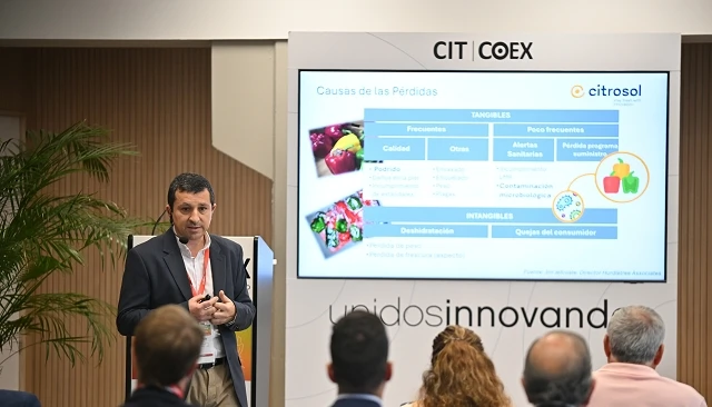 Foto de Ponencia t�cnica 'Minimizar las p�rdidas y garantizar la seguridad alimentaria del pimiento mediante el lavado higi�nico: Sistema Citrocide'