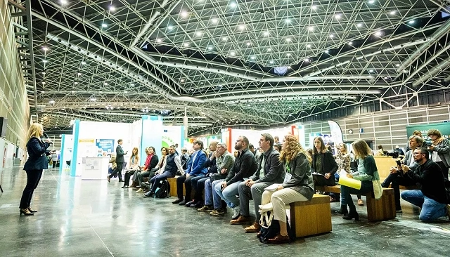 Photo de Quimacova reivindica en Expoquimia el papel de la qu�mica valenciana, con 8.100 millones de euros de facturaci�n