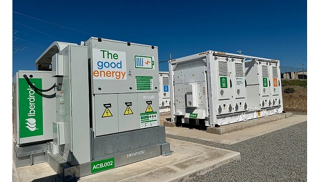 Foto de Inaugurada la PSFV Campo Arañuelo, una de las mayores baterías de almacenamiento de energía de España