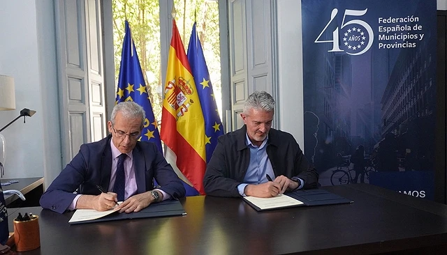 Foto de La FEMP y RE-VISTE impulsan la gesti�n de residuos textiles en los municipios