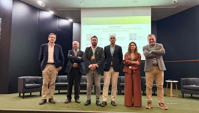 Foto de Congreso Ibérico de Oleicultura: la incidencia del modo de cultivo en el diseño y escala del lagar