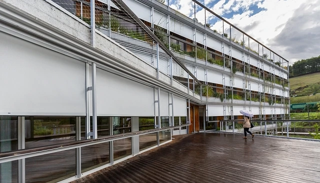 Foto de Wind Screen de Saxun: protecci�n solar exterior para una arquitectura m�s eficiente, confortable y conectada