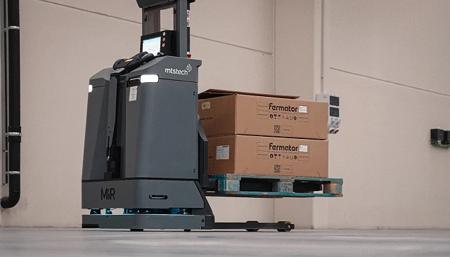 Foto de Fermator sube 30 puntos el �ndice de seguridad y revoluciona la intralog�stica de su planta con MiR1200 Pallet Jack