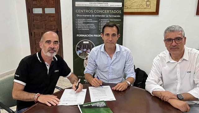 Fotografia de CNH y EFAS buscan atraer a j�venes al sector de la maquinaria agr�cola en Castilla-La Mancha