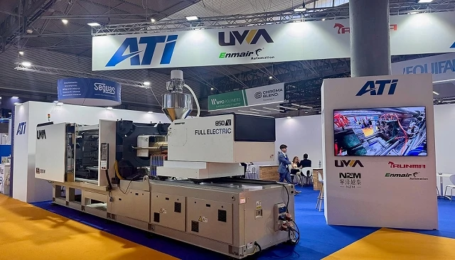 Photo de Ati System exhibe tecnología en producción real en Equiplast 2026 y recibe un reconocimiento de Alboex