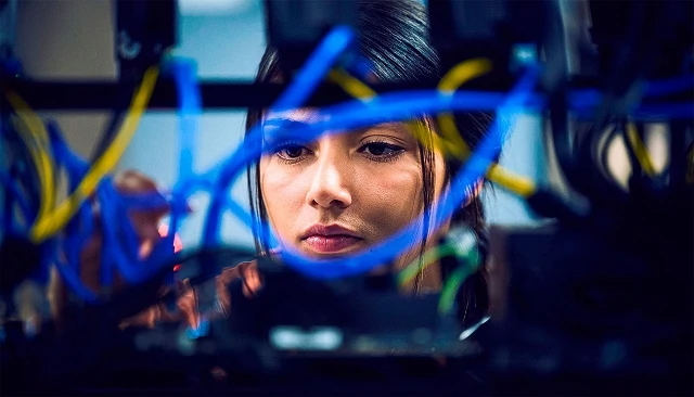 Foto de Las empresas disponen de 36 meses para modernizar sus redes antes de que la IA las lleve al límite