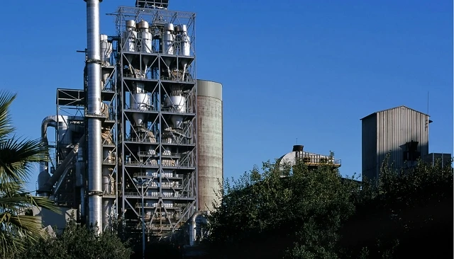 Foto de La planta de Cementos Portland Valderrivas de Alcal� de Guada�ra renueva su inscripci�n en el Sistema de Gesti�n Ambiental Europeo EMAS