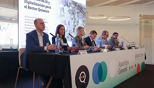 Foto de Quimacova concentra cerca del 90% de la facturación del sector químico valenciano y alcanza las 261 empresas asociadas