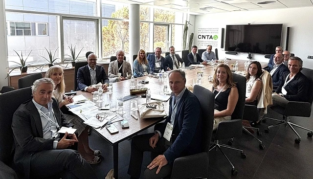 Foto de CNTA supera los 21,8 millones de euros de ingresos y ampl�a sus instalaciones en San Adri�n