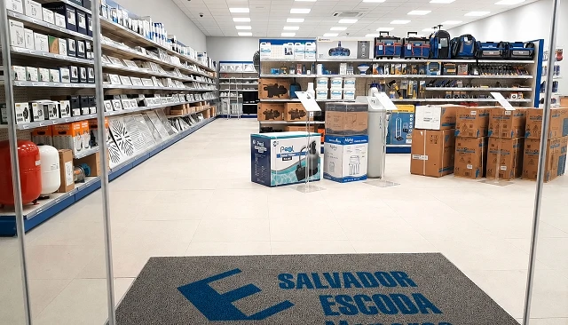 Foto de Salvador Escoda abre en Ma� su primera tienda de Menorca