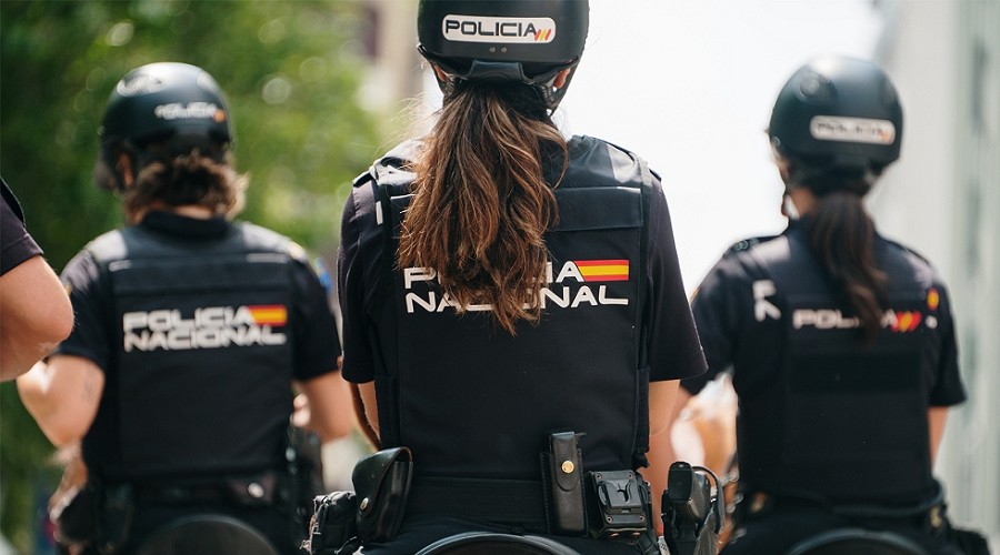 Foto de M�s mujeres en el sector de la seguridad, pero lejos de los puestos de mando