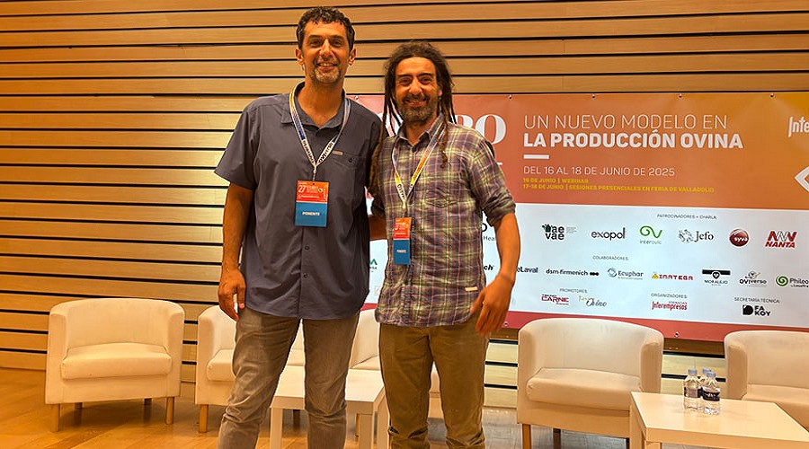 Foto de Entrevista a Christian de la Fe, catedr�tico de Sanidad Animal de la Universidad de Murcia, y Rams�s Reina, investigador del Instituto de Agrobiotecnolog�a (CSIC)